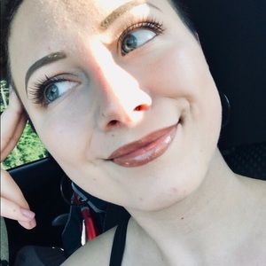 Meet your Posher, Caroline